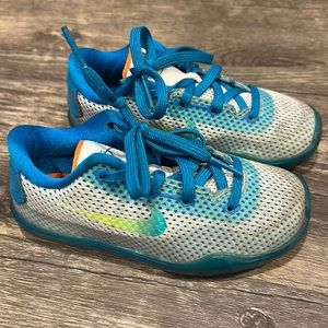 Nike toddler size 9 sports sneakers